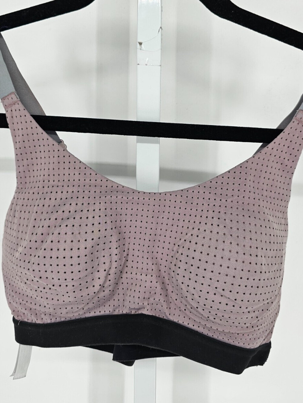 Lightweight by Victorias Secret VSX Sports Bra Sz 34B Light Purple Mesh